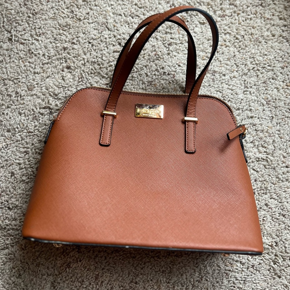 Medium sized satchel bag.
